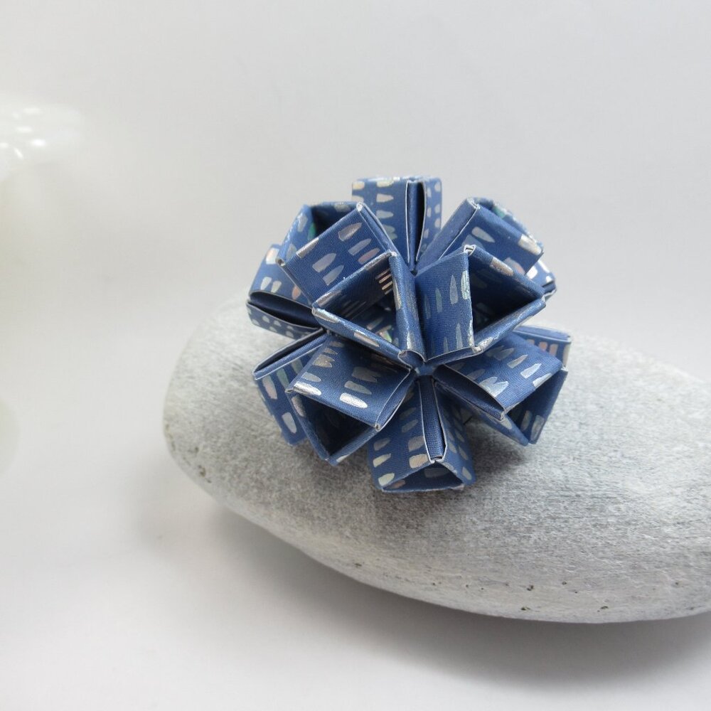 Geometric Origami Brooch - Picture 10 of 10